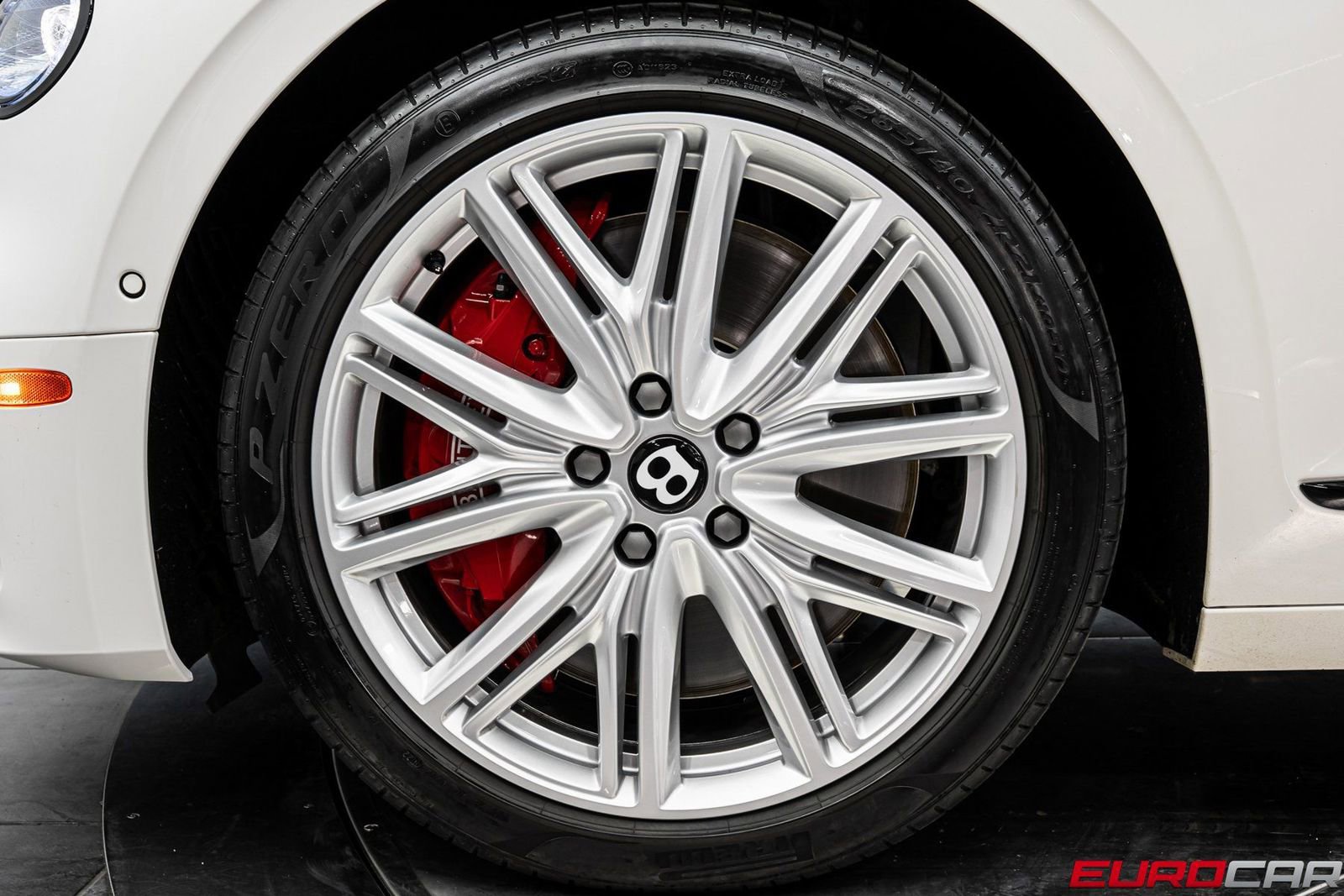Used 2023 Bentley Flying Spur V8 AWD/4WD image 18