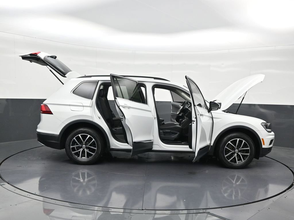 Used 2021 Volkswagen Tiguan SE w/ Panoramic Sunroof Package image 33
