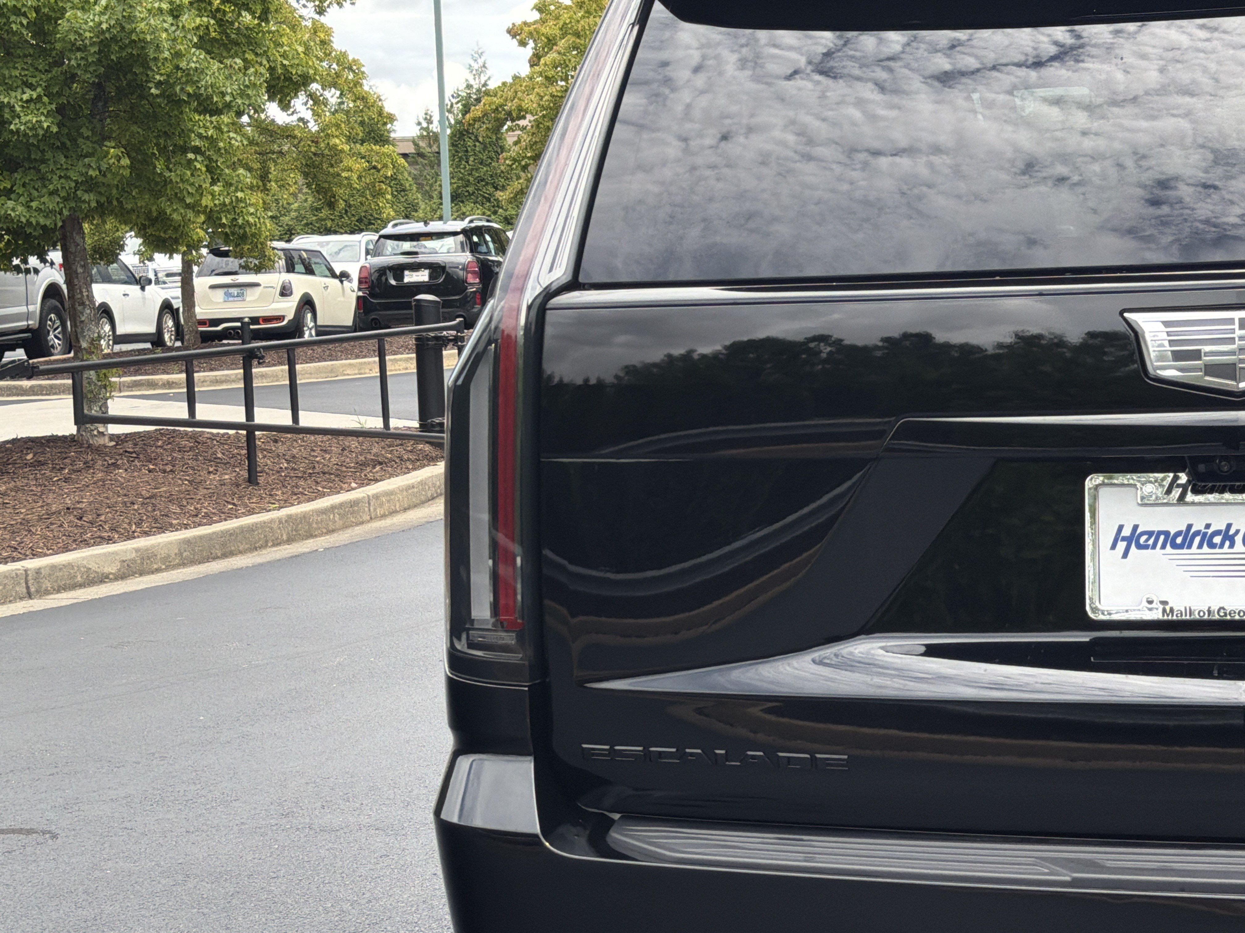 Used 2025 Cadillac Escalade V w/ LPO, ONYX Package AWD/4WD image 21