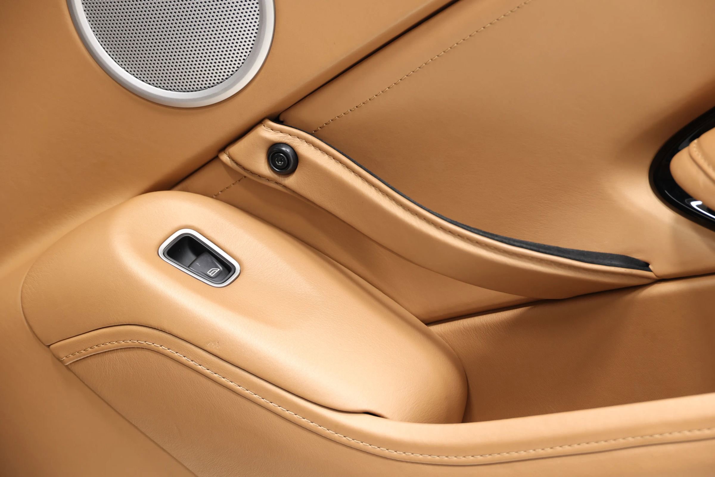 Used 2019 Aston Martin V8 Vantage Coupe RWD image 61