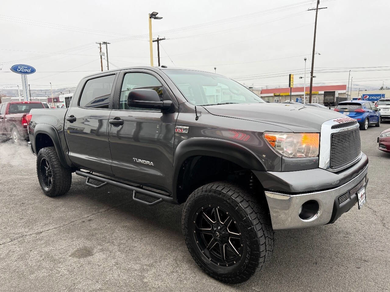 Used 2013 Toyota Tundra 2WD CrewMax w/ Tow Pkg image 4