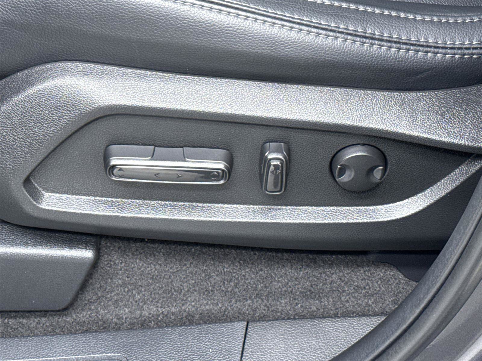 Certified 2025 Honda Pilot EX-L image 13