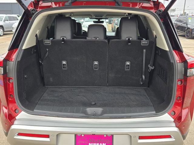 Certified 2024 Nissan Pathfinder SL w/ Black Appearance Package image 11