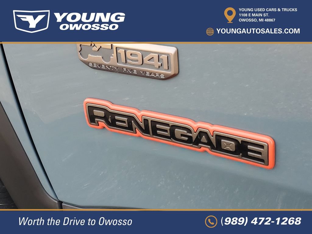 Used 2016 Jeep Renegade 75th Anniversary FWD image 28