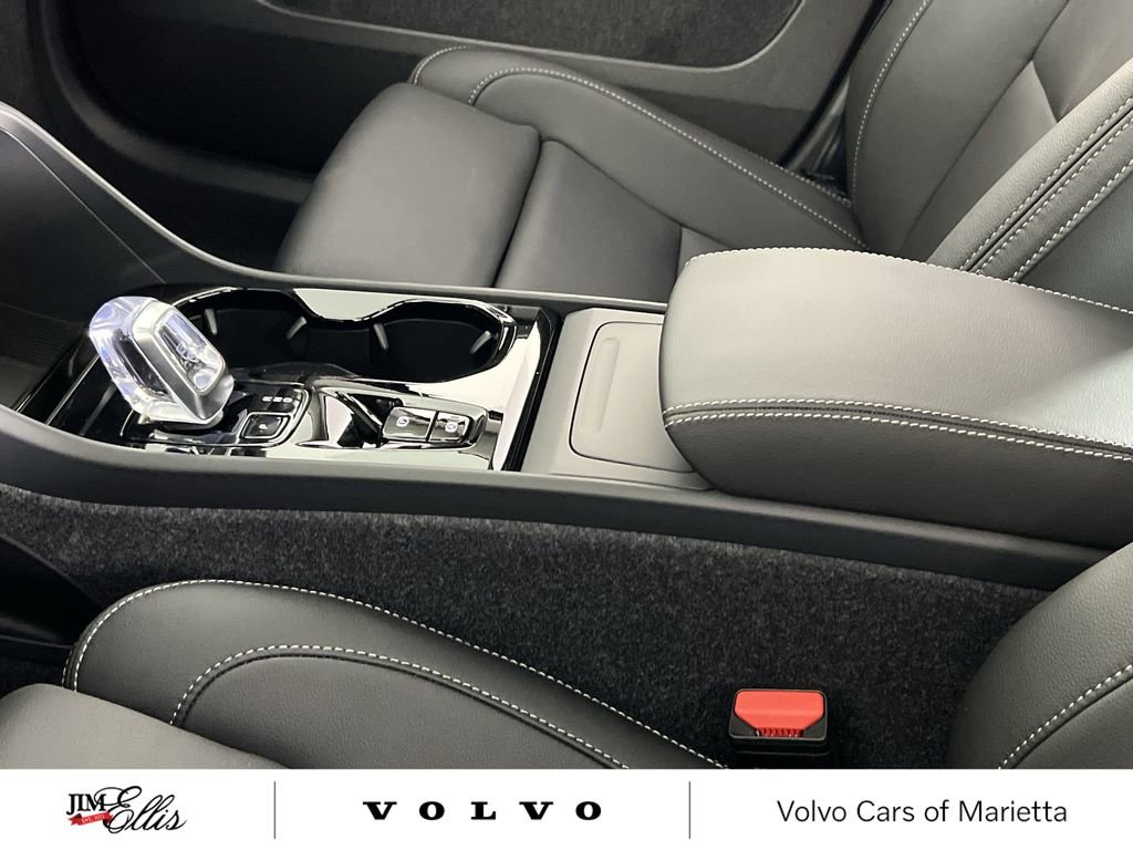 New 2026 Volvo XC40 B4 Plus w/ Climate Package image 21