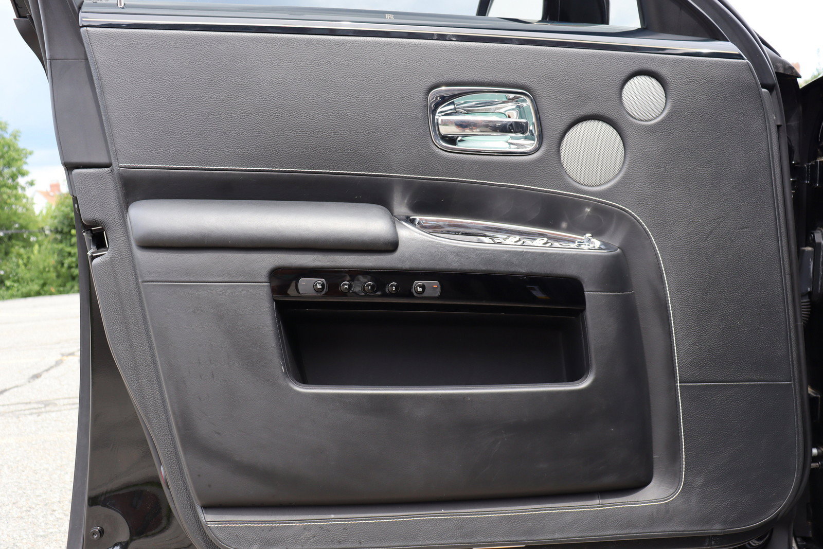 Used 2012 Rolls-Royce Ghost RWD image 35