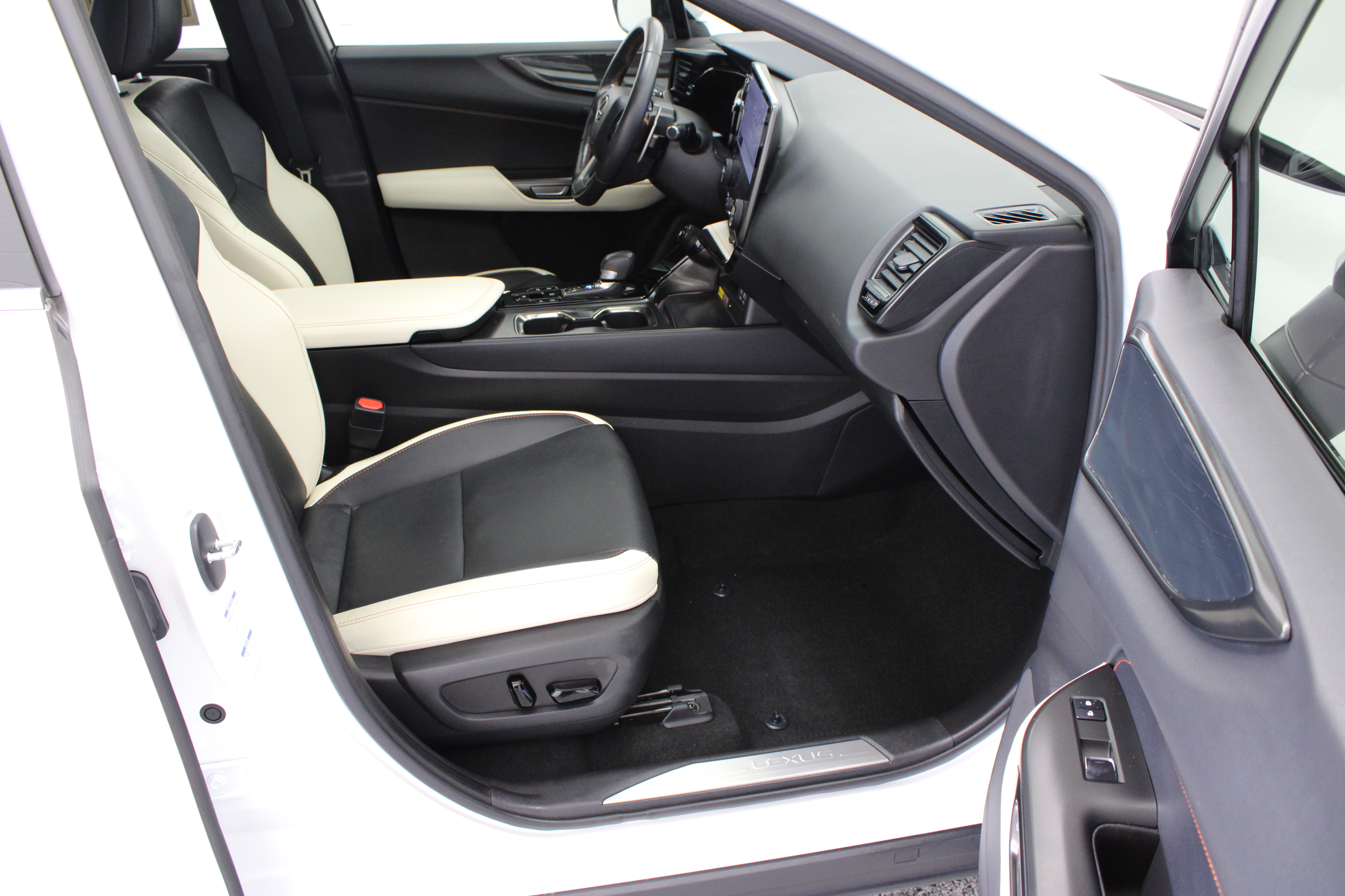 Used 2022 Lexus NX 350 AWD w/ Accessory Package 2 image 38