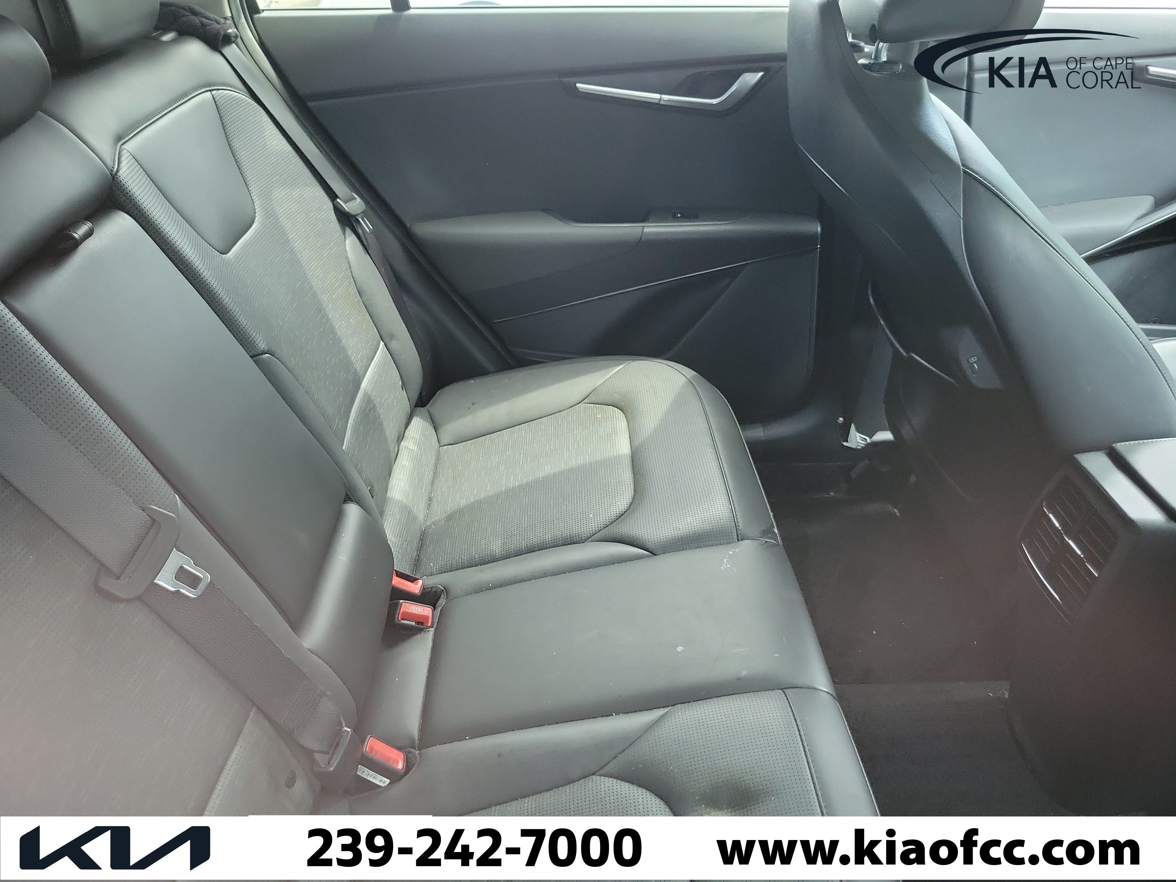 Certified 2023 Kia Niro SX Touring FWD image 10