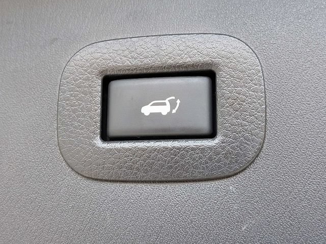 Used 2020 Nissan Armada Platinum w/ Captain's Chairs Package RWD image 16