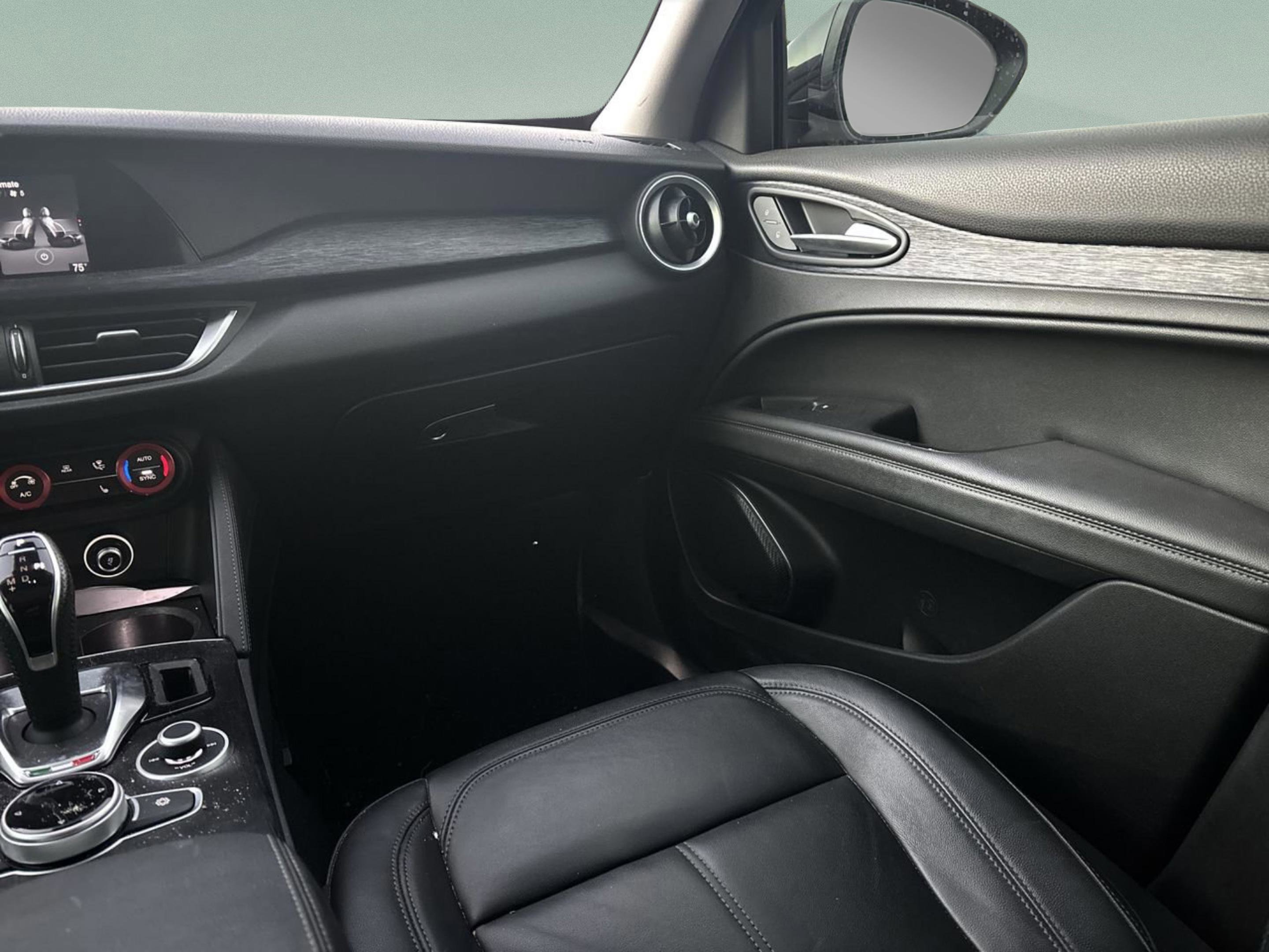 Used 2020 Alfa Romeo Stelvio Sport w/ Quick Order Package 22J Sport image 11