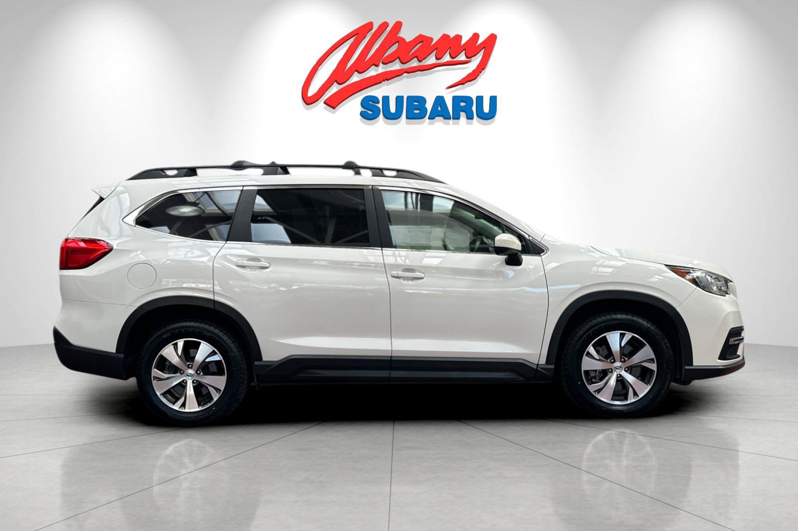 Used 2022 Subaru Ascent Premium w/ Convenience Package AWD/4WD image 3