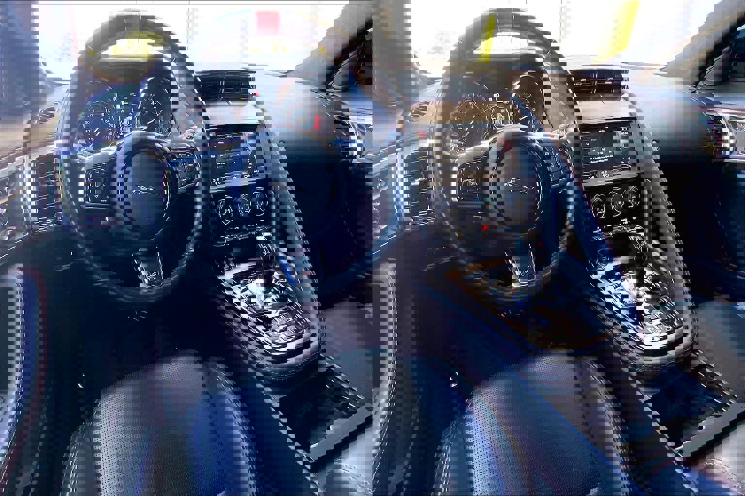 Used 2020 Jaguar F-TYPE Checkered Flag image 6