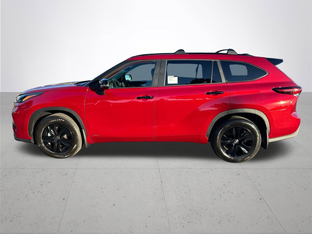 New 2025 Toyota Highlander XLE image 11