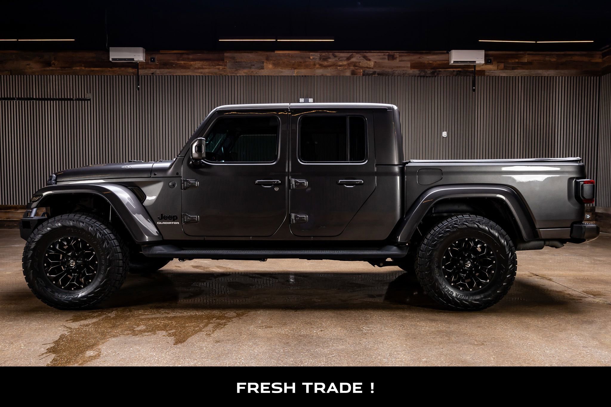 Used 2021 Jeep Gladiator Overland AWD/4WD image 5