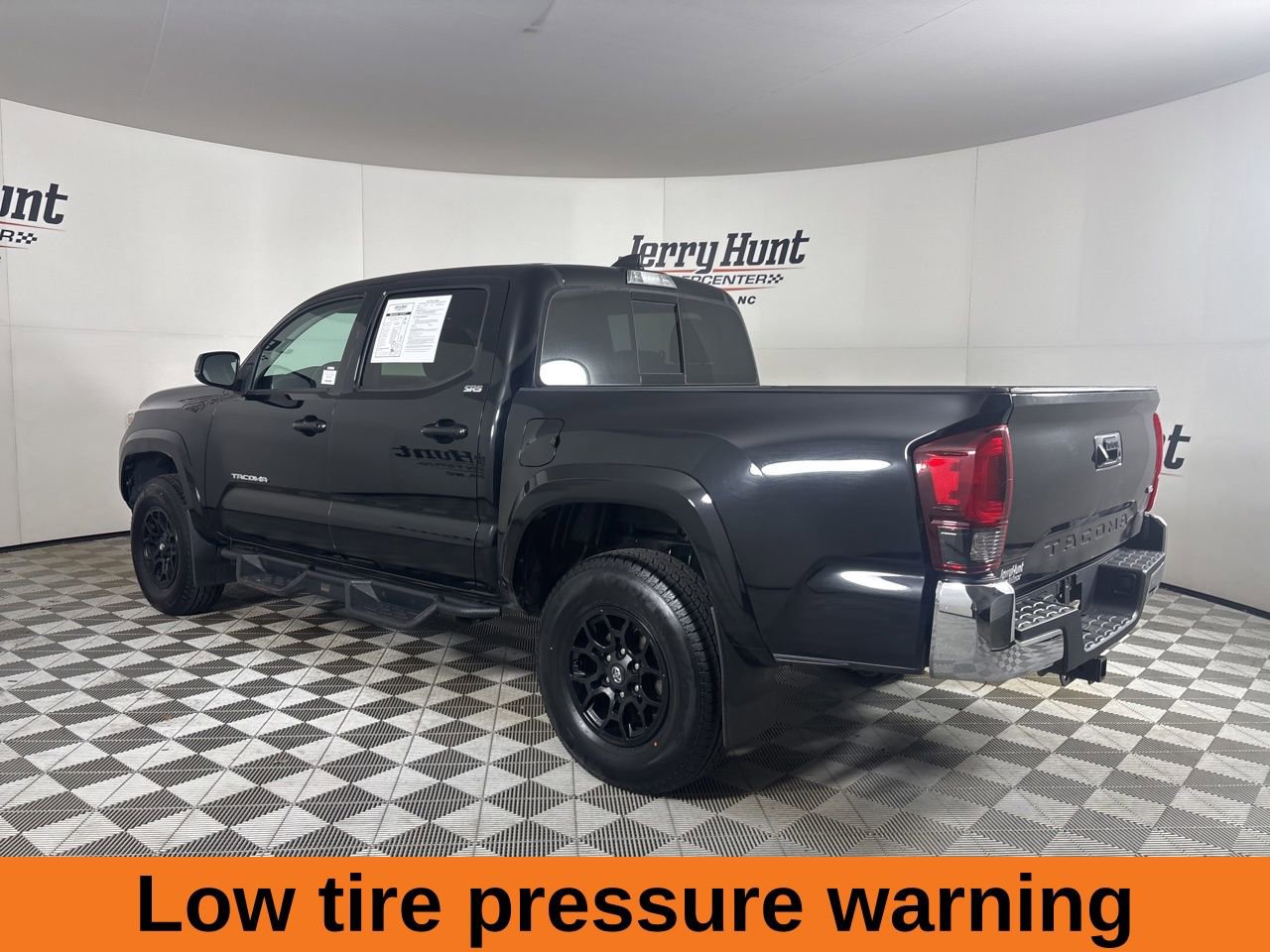 Used 2021 Toyota Tacoma SR5 image 7