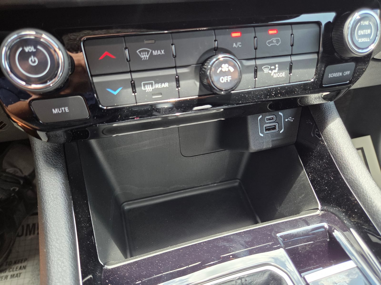 New 2026 Jeep Compass Latitude AWD/4WD image 36