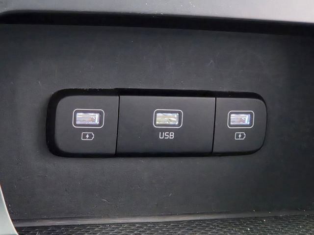 Used 2024 Kia Carnival LX FWD image 28