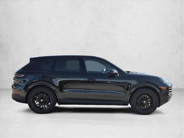 Used 2024 Porsche Cayenne AWD/4WD image 4