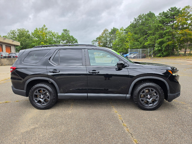 Certified 2025 Honda Pilot TrailSport image 7