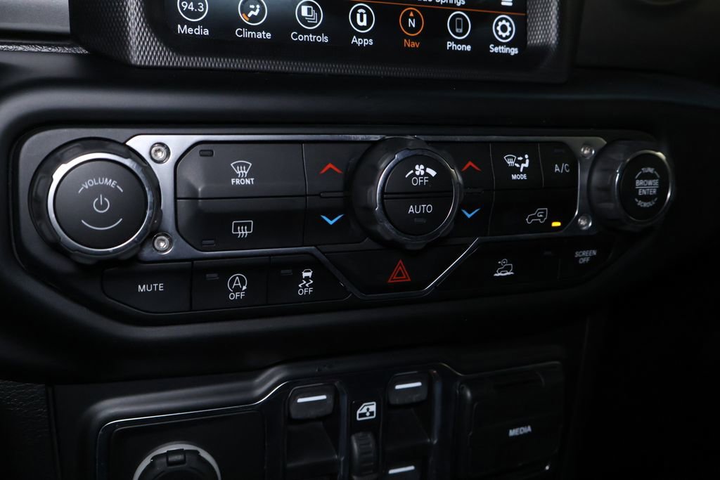Used 2021 Jeep Wrangler Unlimited Sahara AWD/4WD image 32