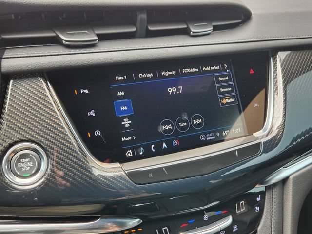Used 2024 Cadillac XT6 Sport w/ Technology Package AWD/4WD image 15
