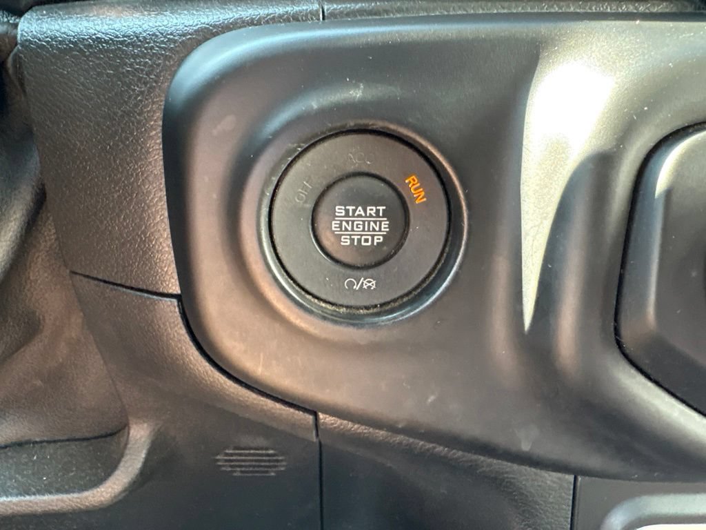 Used 2021 Jeep Gladiator Sport AWD/4WD image 29