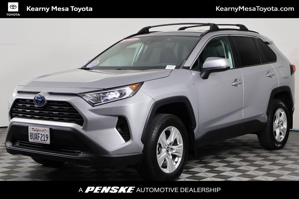 Used 2021 Toyota RAV4 XLE image 1