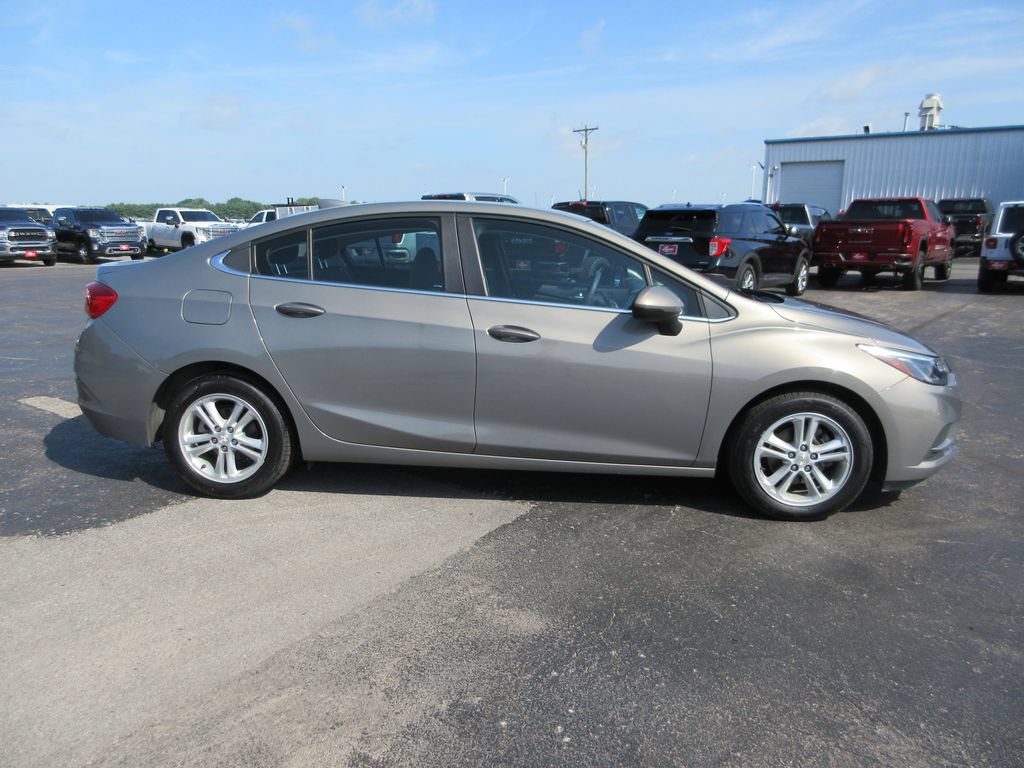 Certified 2017 Chevrolet Cruze LT w/ Convenience Package FWD image 5