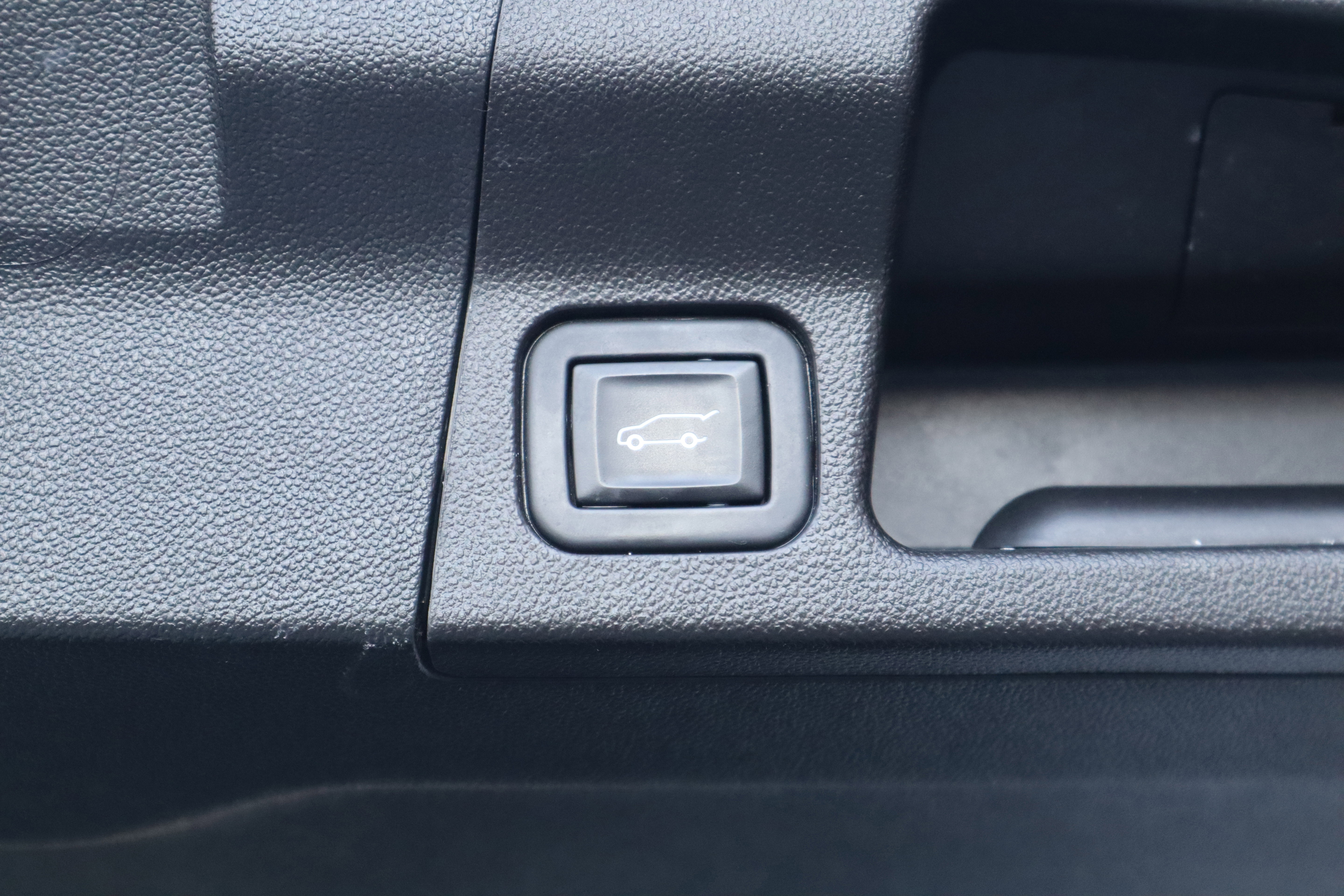 Used 2023 GMC Acadia SLT w/ Elevation Edition image 37