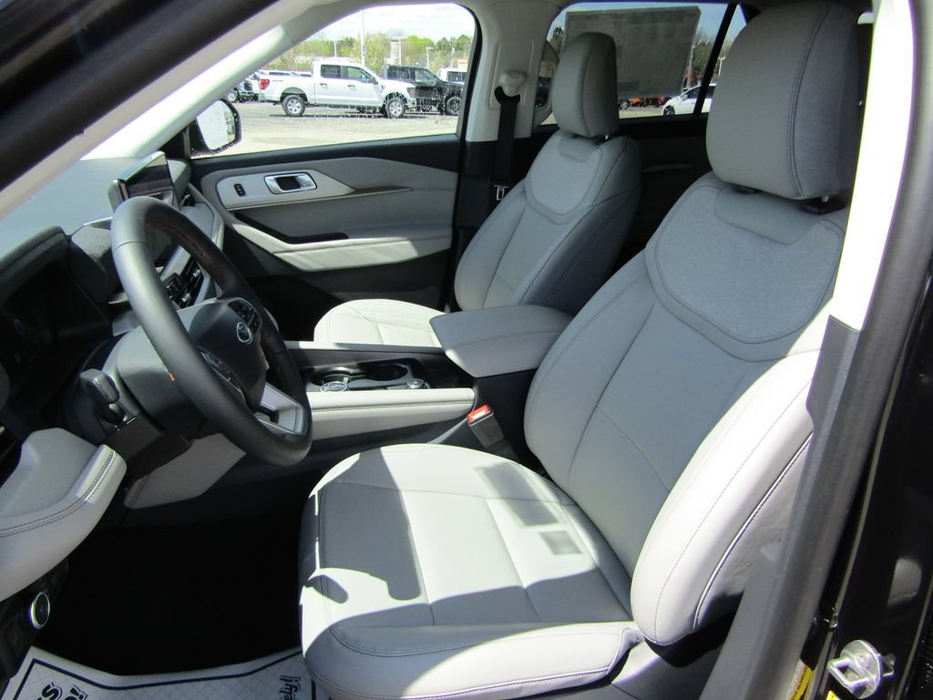 New 2026 Ford Explorer Active w/ Active Comfort Package AWD/4WD video 3