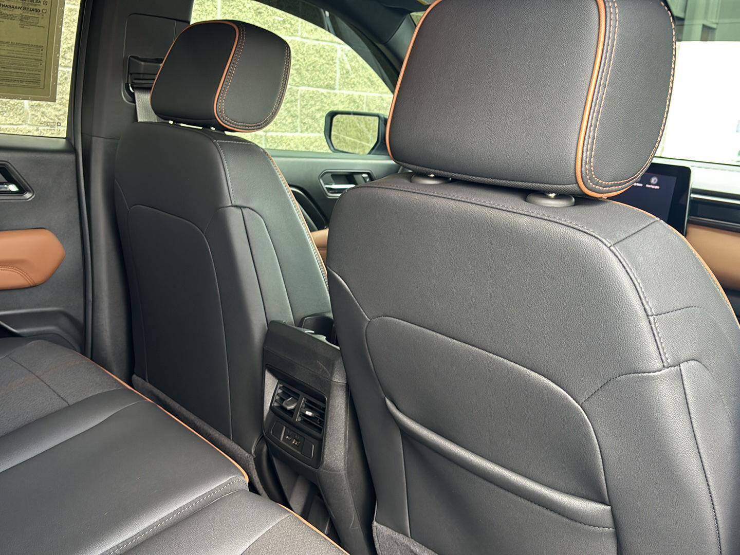 Used 2024 GMC Canyon AT4 w/ Technology Package image 21