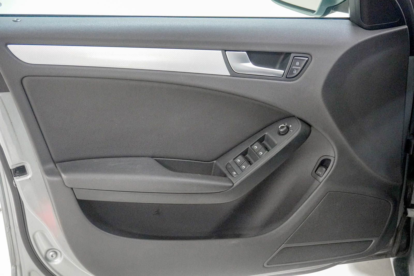 Used 2010 Audi A4 2.0T Premium image 15