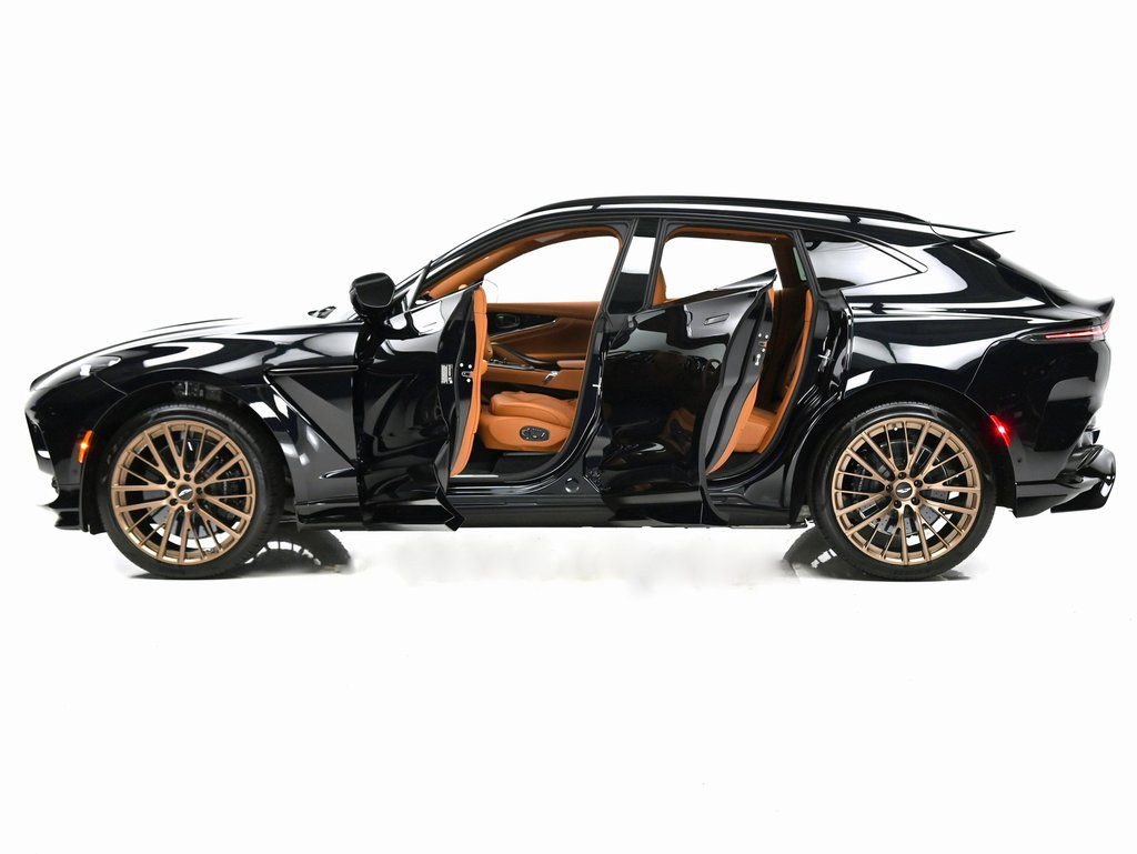 New 2026 Aston Martin DBX 707 image 10