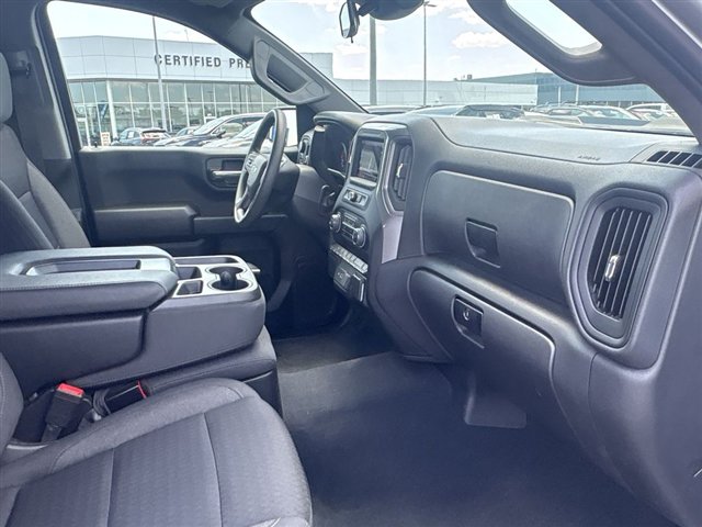 Certified 2022 Chevrolet Silverado 1500 Custom Trail Boss w/ LPO, Dark Essentials Package AWD/4WD image 27