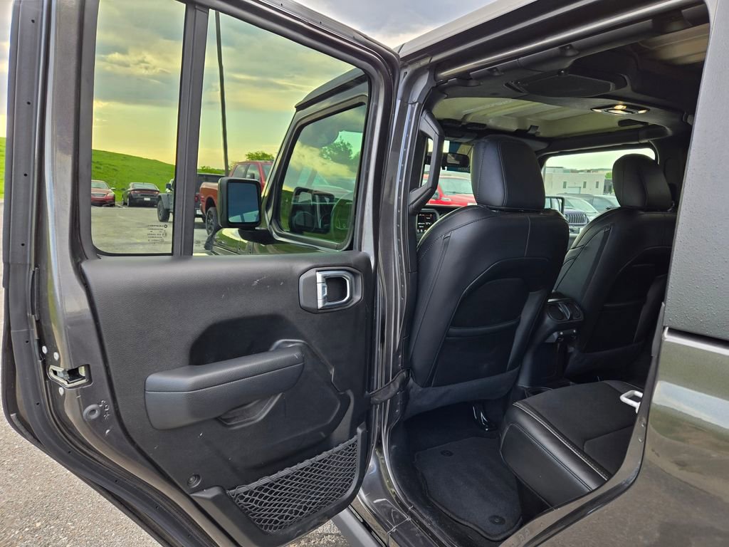 Used 2023 Jeep Gladiator Sport AWD/4WD image 29