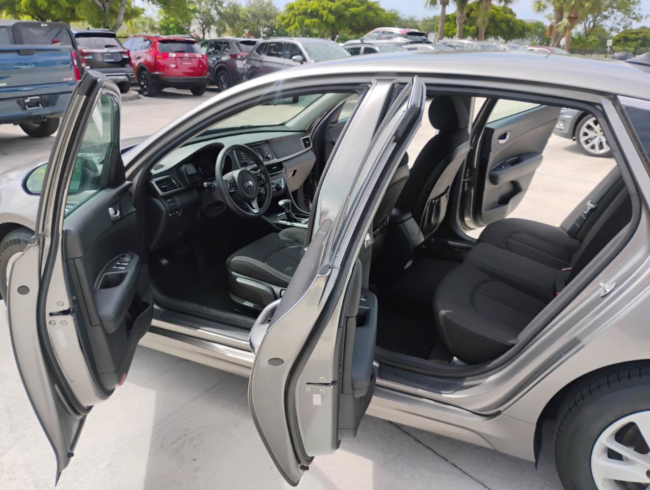 Used 2017 Kia Optima LX FWD image 28