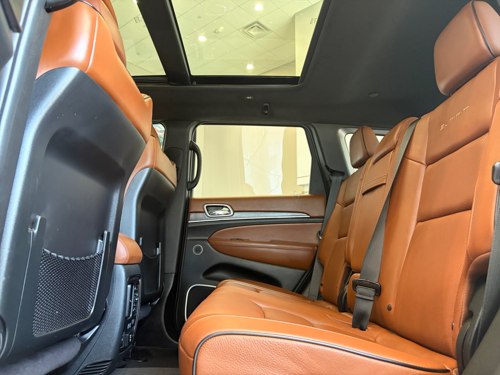 Used 2018 Jeep Grand Cherokee Summit AWD/4WD image 31
