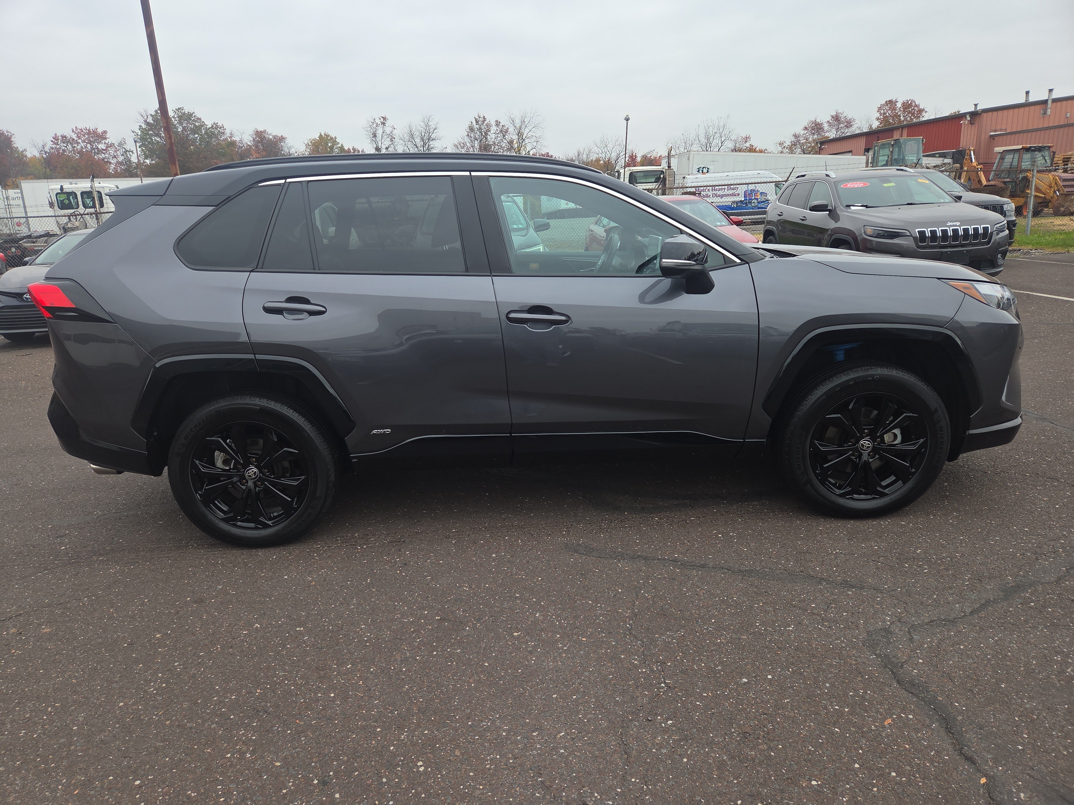Certified 2022 Toyota RAV4 XSE AWD/4WD image 2