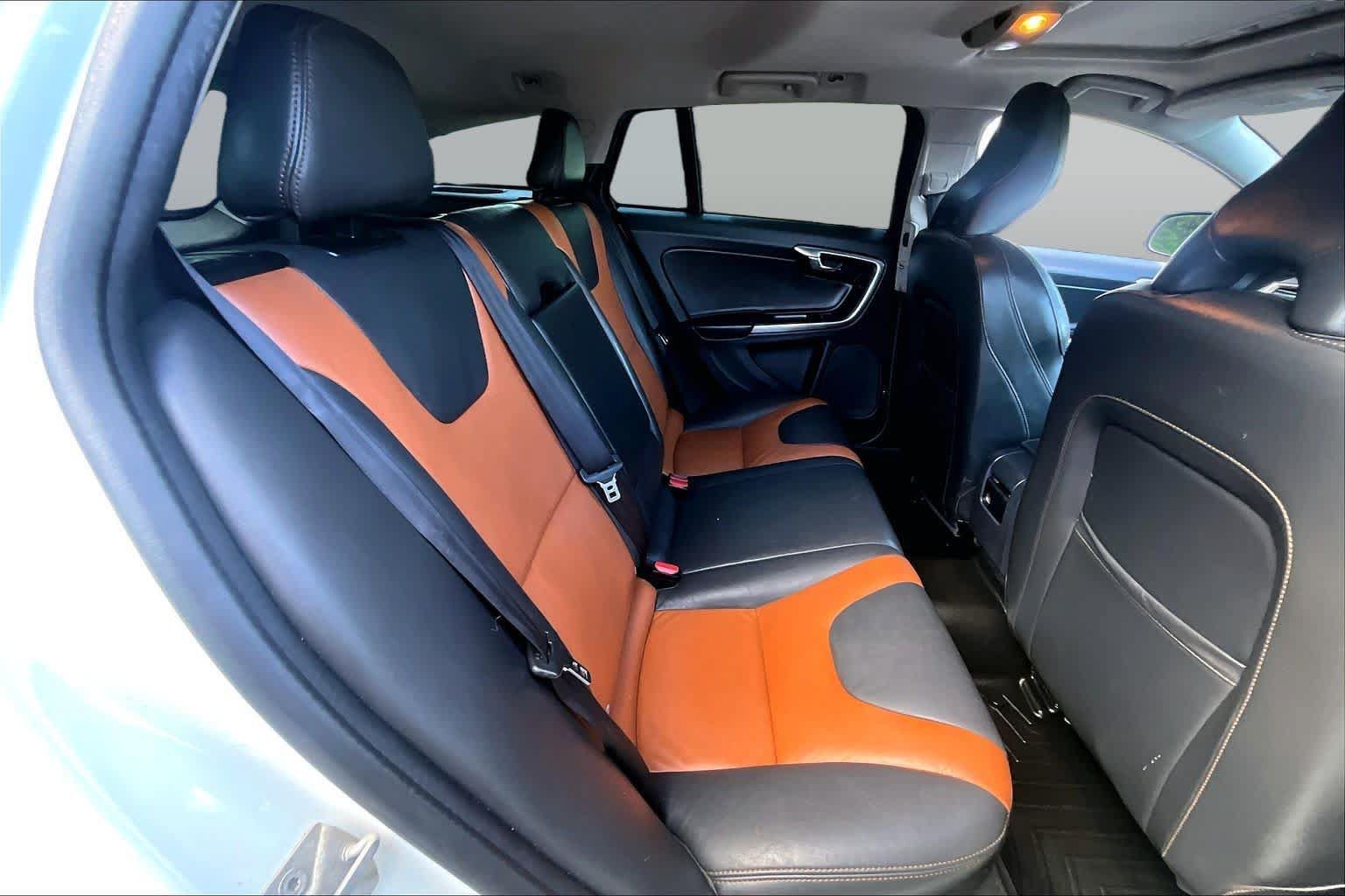 Used 2018 Volvo V60 T5 Cross Country w/ Convenience Package AWD/4WD image 19