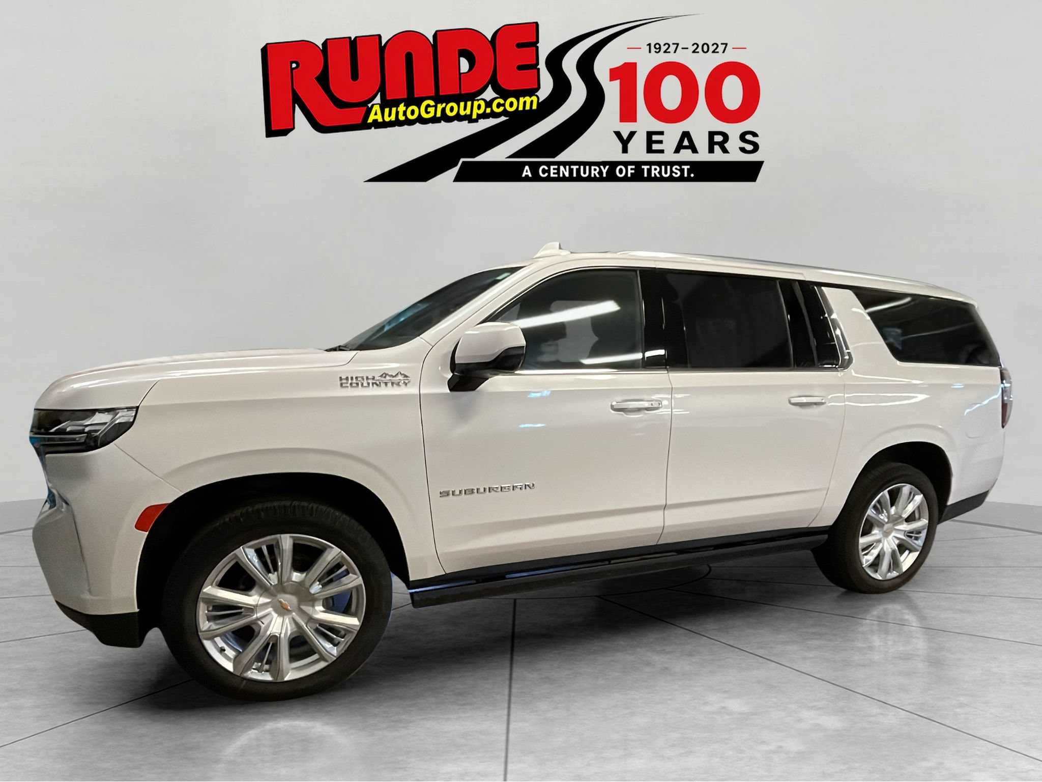 Used 2024 Chevrolet Suburban High Country AWD/4WD image 1