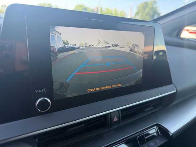 Used 2024 Toyota Prius LE image 22