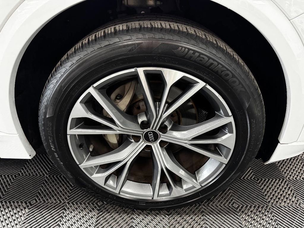 Used 2021 Audi Q8 Premium w/ Black Optic Package AWD/4WD image 18