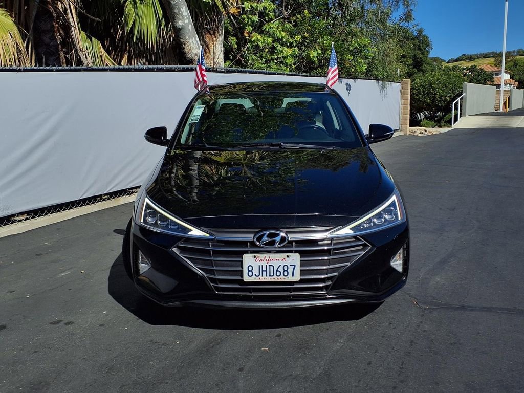 Used 2019 Hyundai Elantra Limited image 2