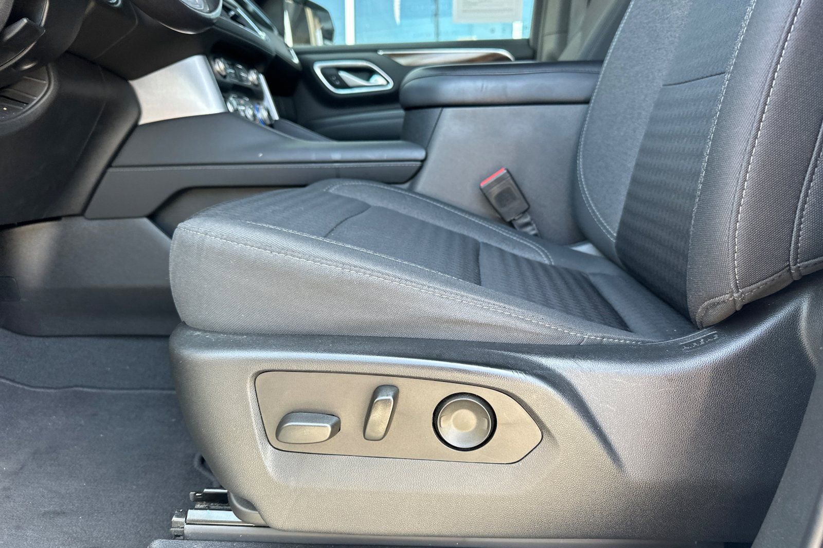 Used 2022 GMC Yukon SLE image 13