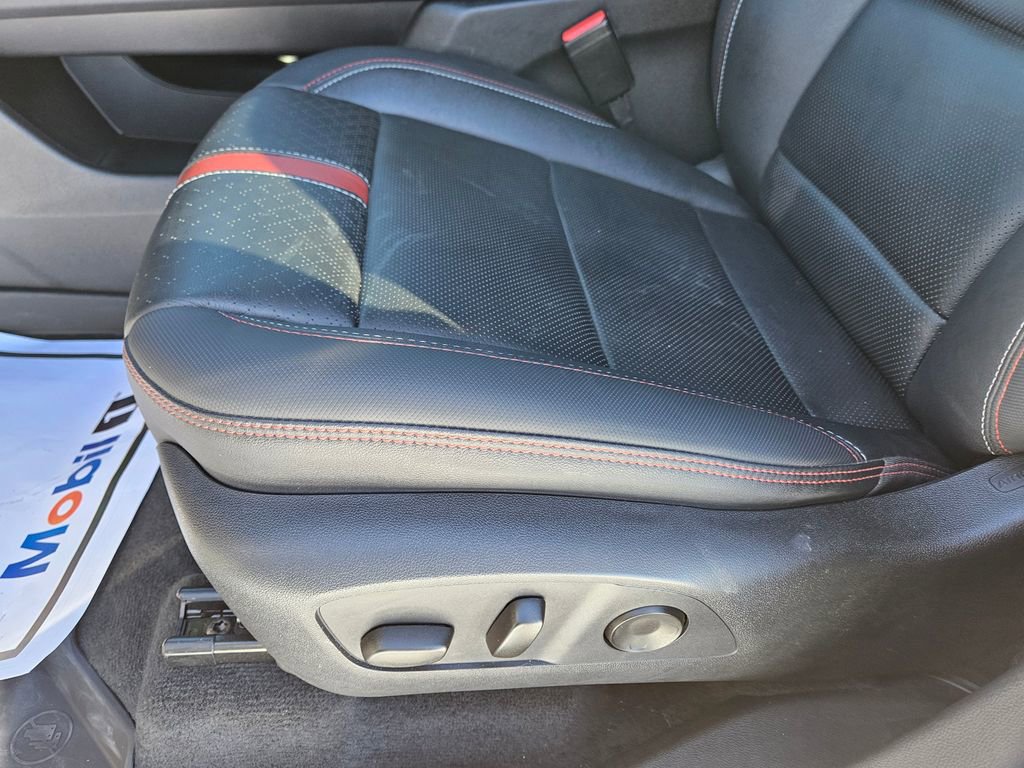 Used 2024 Chevrolet Traverse RS image 23