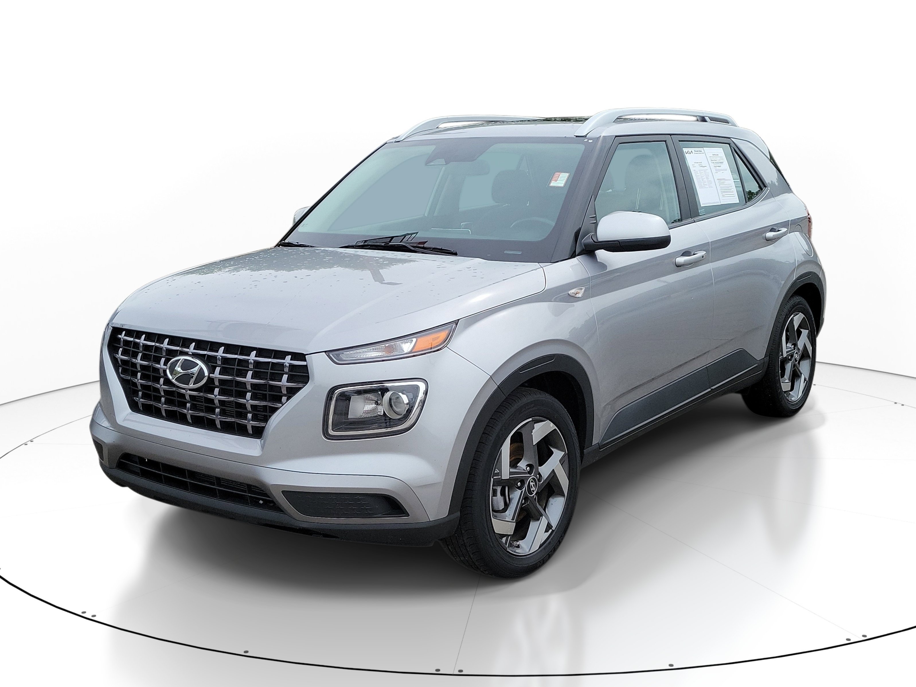 Used 2025 Hyundai Venue SEL FWD image 3