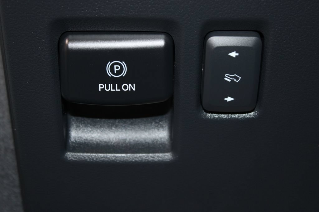 Used 2023 Ford F150 Lariat AWD/4WD image 39