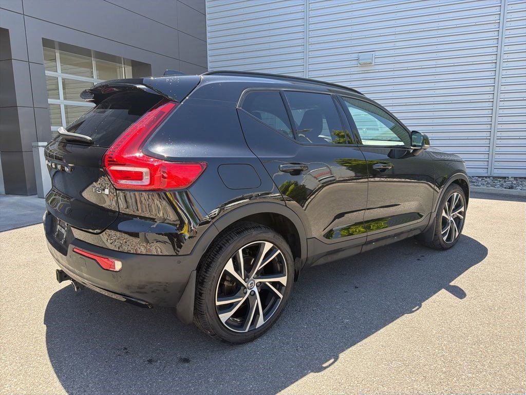 Used 2021 Volvo XC40 T5 R-Design w/ Advanced Package AWD/4WD image 5