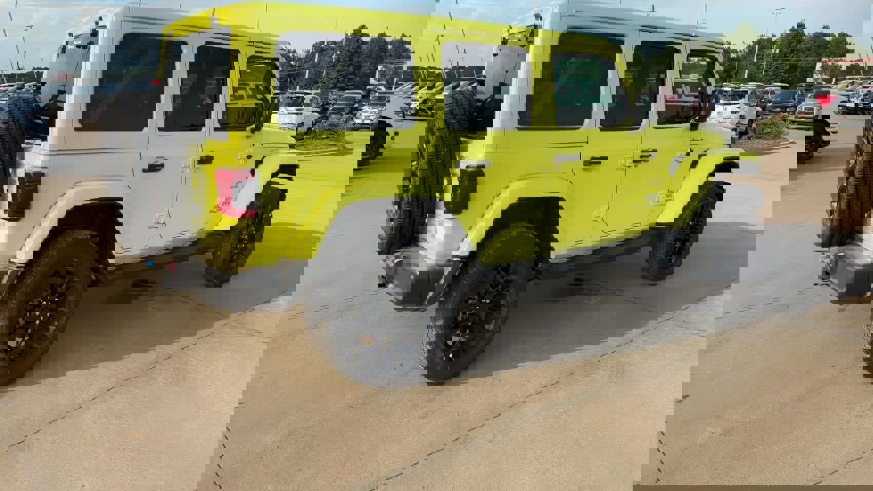 New 2023 Jeep Wrangler Sahara w/ Cold Weather Group image 8