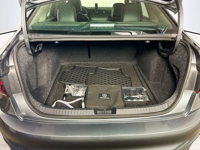 Used 2023 Volkswagen Jetta SE FWD image 35